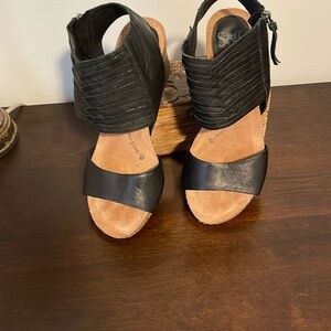 NWOT Sofft leather sandals - size 8